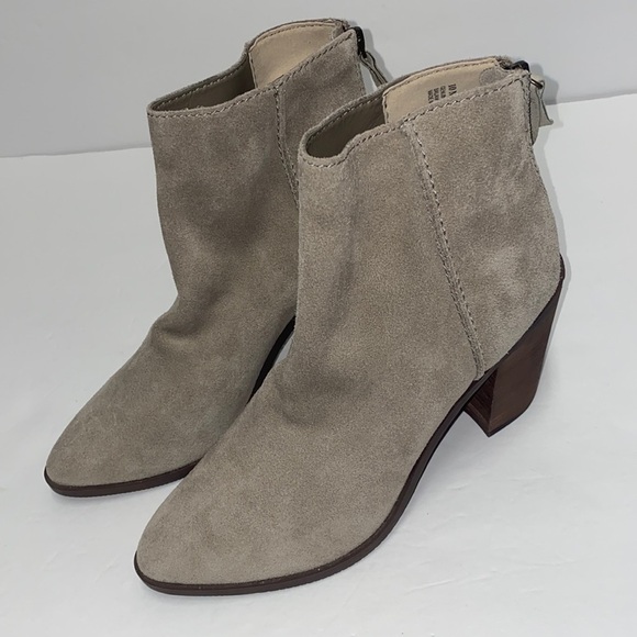 LIKE NEW BP Tan Suede Just Block Heel Bootie size 10 - Picture 9 of 9